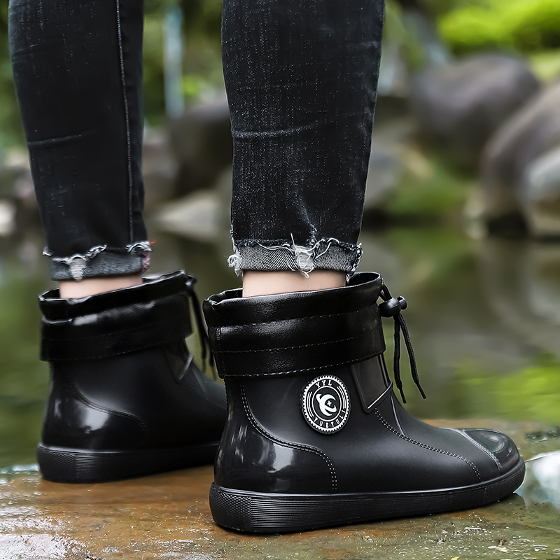 Winter rain shoes fishing equi - огляд і ціна Fishing Equipment Basic