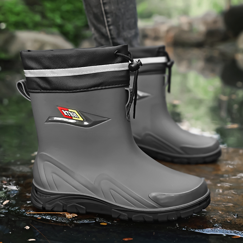 Winter rain shoes fishing equi - огляд і ціна Fishing Equipment Basic